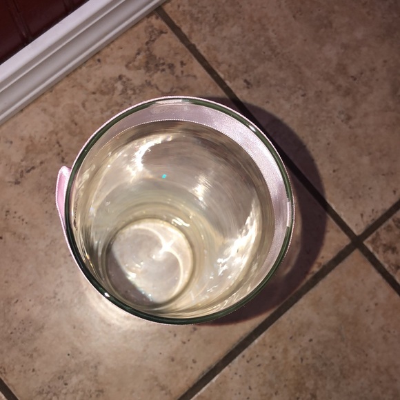 Two Glass Vases - Picture 6 of 6